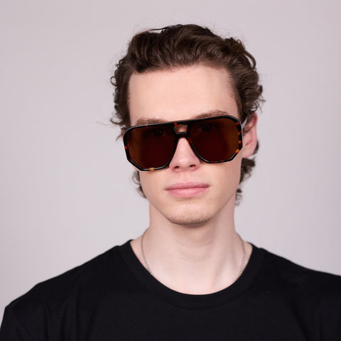 Wager - Brown Tort with Brown Gradient Lenses