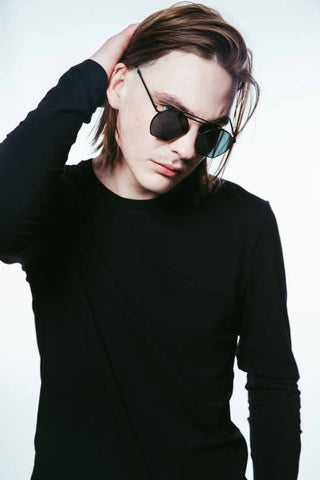 Lineage - Matt Black w Milky Tort